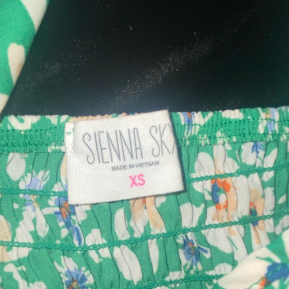 Keyhole top - Picture 3 of 4